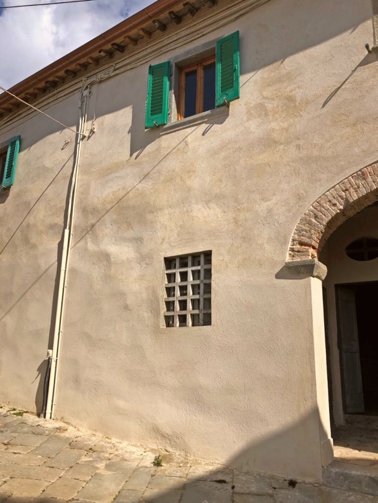 Restauro con intonaco a Coccciopesto